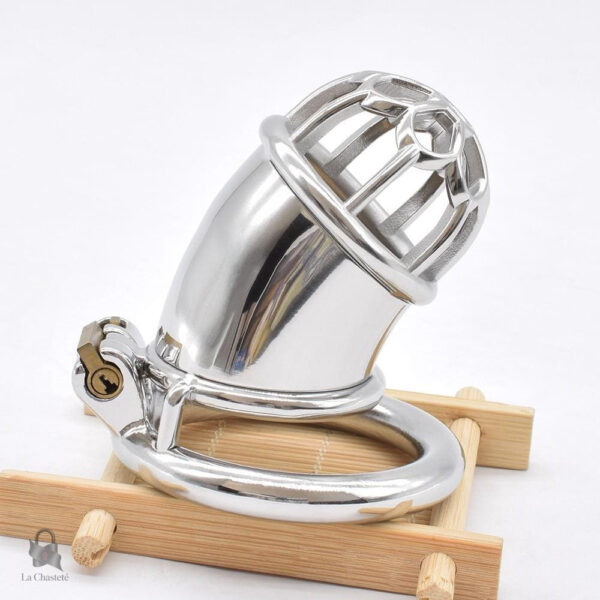 Cage de chasteté en métal durable et sécurisé